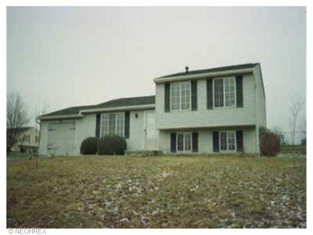 2801 E Celeste View Dr, Stow, OH 44224 photo 1