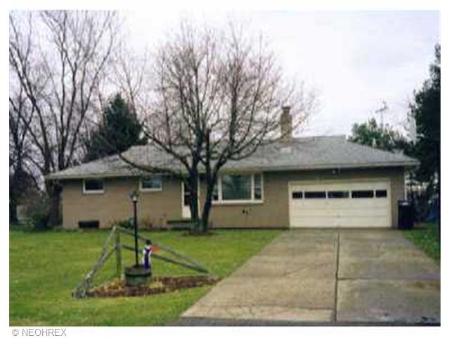 3838 Grove St, Canton, OH 44721 photo 1