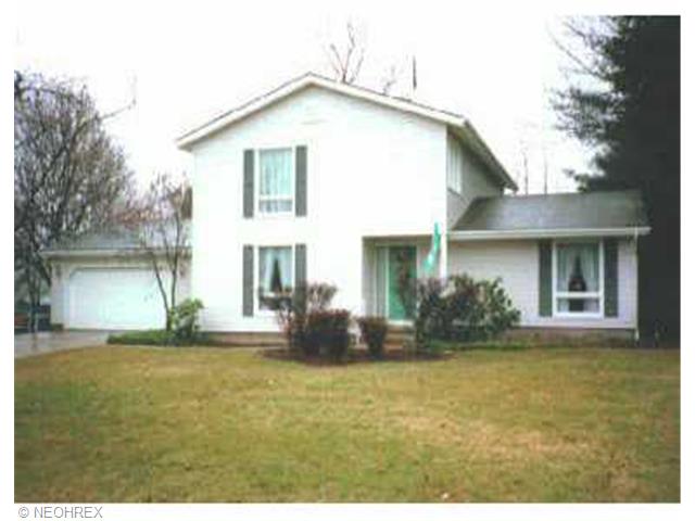 1972 Pineview Dr, Kent, OH 44240 photo 1