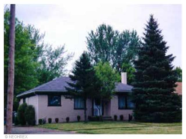 715 E 3rd St, Dover, OH 44622 photo 1