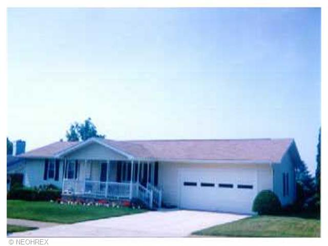 206 Schaar Dr, Dover, OH 44622 photo 1