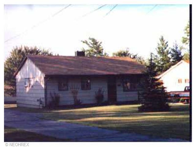 426 Eldon Dr, Warren, OH 44483 photo 1