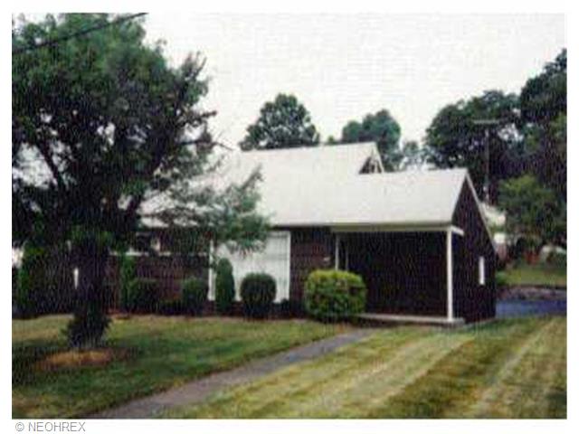 223 Ambrose Ave, Canton, OH 44708 photo 1