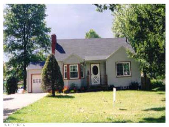 4854 Barrie St, Canton, OH 44708 photo 1