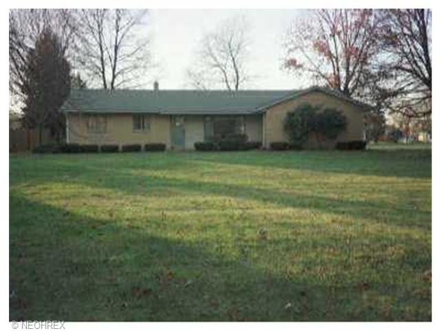 864 Jacoby Rd, Akron, OH 44321 photo 1