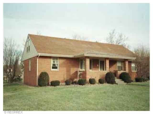 431 Edison St, Struthers, OH 44471 photo 1