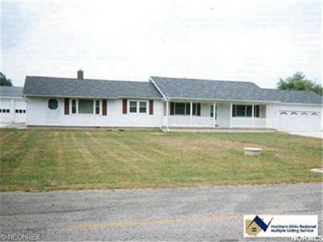 4095 N Myers Rd, Geneva, OH 44041 photo 1