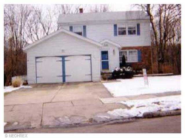 593 Cliffside Dr, Akron, OH 44313 photo 1