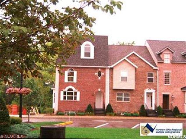 31 Riverside Dr, Berea, OH 44017 photo 1
