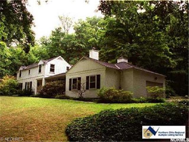 8351 Lucerne Dr, Chagrin Falls, OH 44023 photo 1