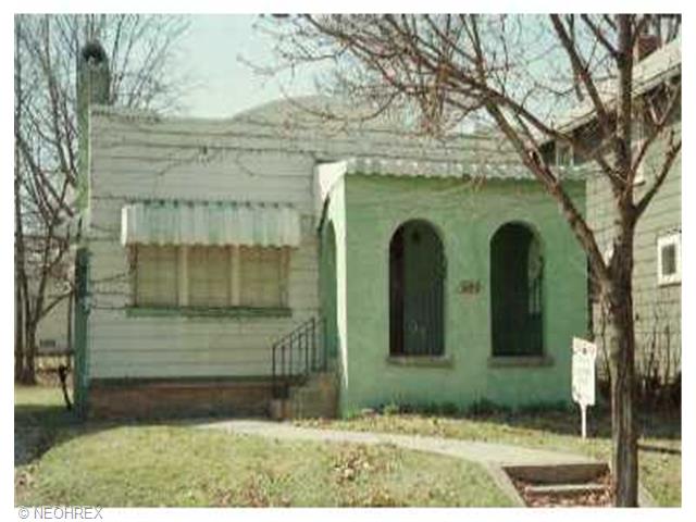 984 Peerless Ave, Akron, OH 44320 photo 1