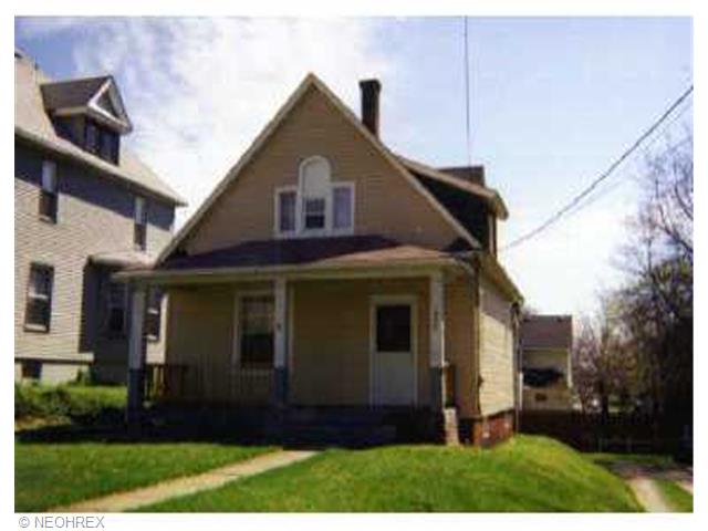 1932 4th St, Canton, OH 44707 photo 1