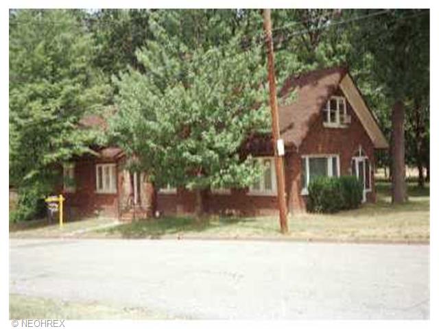 529 E Baird Ave, Barberton, OH 44203 photo 1