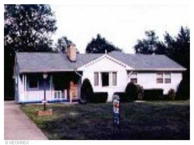 365 Oakview Ave, Struthers, OH 44471 photo 1
