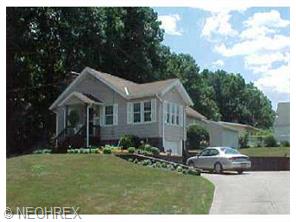 718 E Catawba Ave, Akron, OH 44306 photo 2