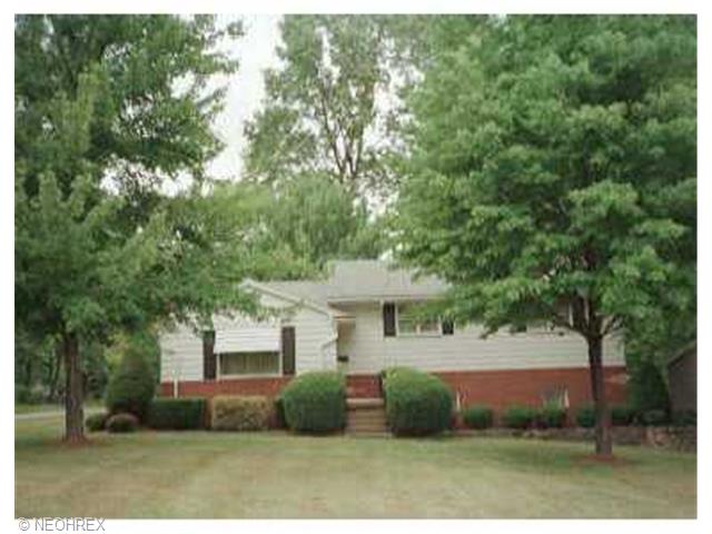 2998 Eldora Dr, Youngstown, OH 44511 photo 1