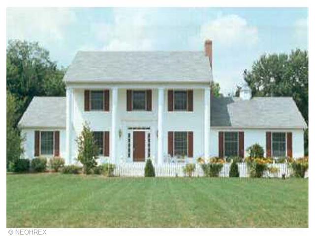 5201 Walnut Grove Cir, Struthers, OH 44471 photo 1