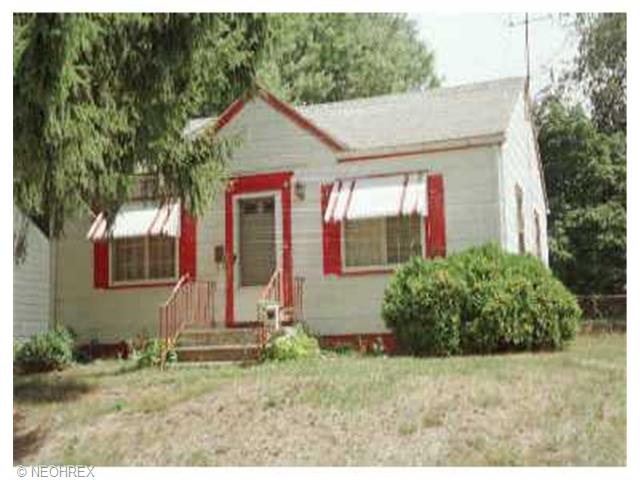 1209 Crestview Ave, Akron, OH 44320 photo 1