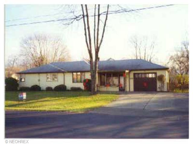 4868 Aurora St, Canton, OH 44708 photo 2