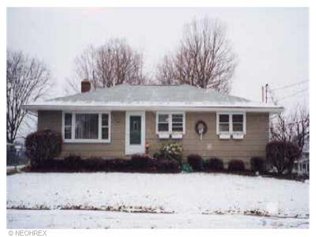 417 Elm St, Struthers, OH 44471 photo 1