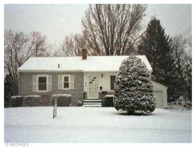 2635 Robindale Ave, Akron, OH 44312 photo 1
