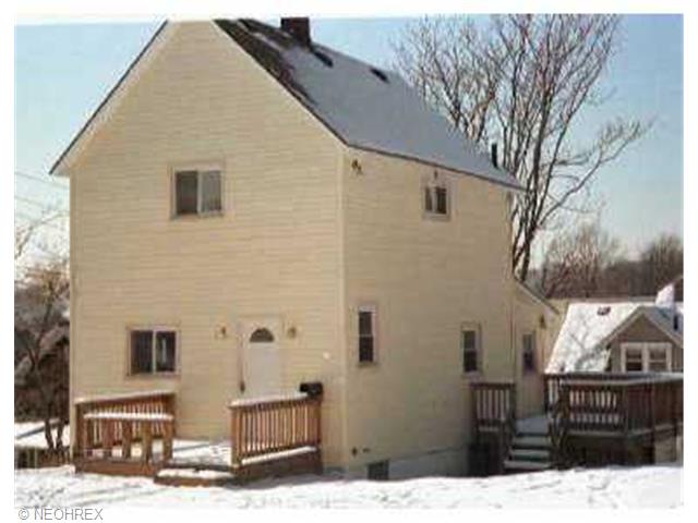 1036 Victory St, Akron, OH 44311 photo 1