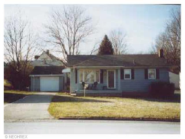 559 9th St, Struthers, OH 44471 photo 1