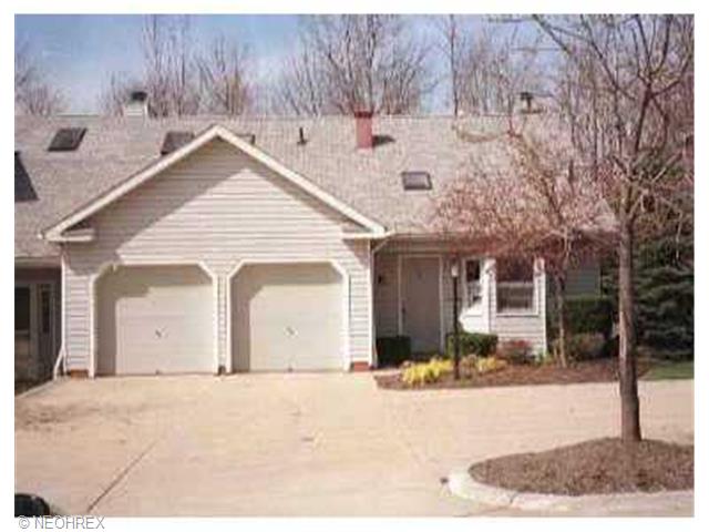 900 Hampton Cir #5, Aurora, OH 44202 photo 1