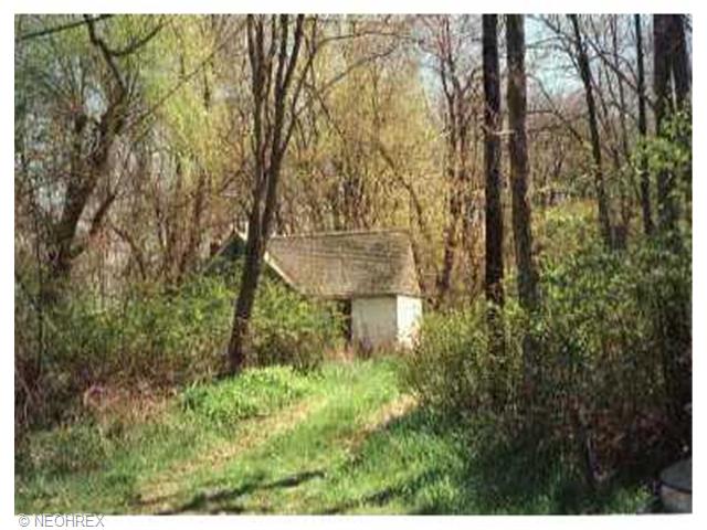 2444 Wright Rd, Akron, OH 44320 photo 1