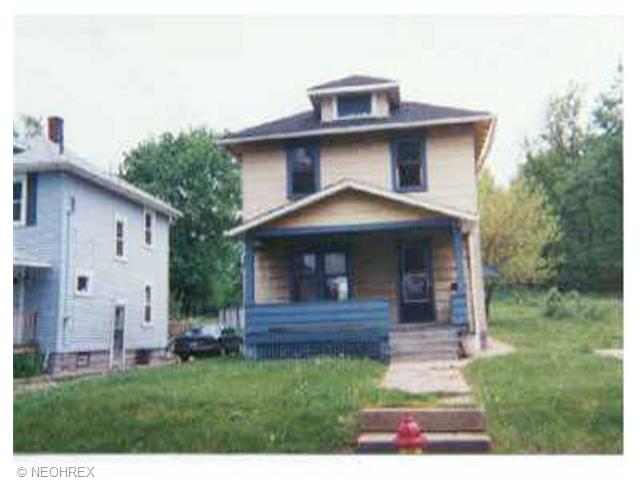 1292 13th St, Massillon, OH 44646 photo 1