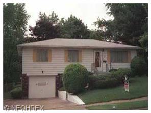 709 Treeside Dr, Akron, OH 44313 photo 1
