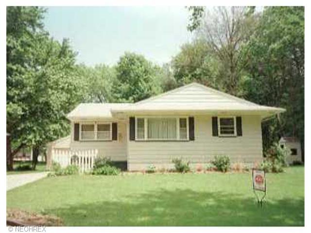 1323 Difford Dr, Niles, OH 44446 photo 1