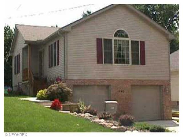 193 3rd St, Wadsworth, OH 44281 photo 1