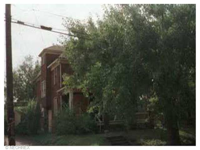 1734 3rd St, Canton, OH 44704 photo 1