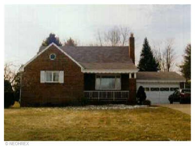 562 W Omar St W, Struthers, OH 44471 photo 1