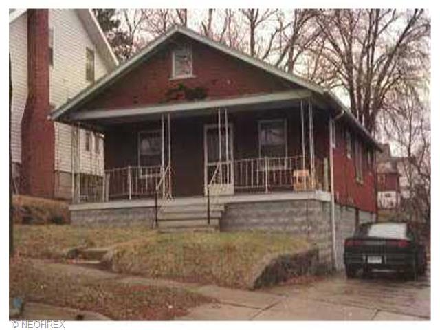971 E Crosier St E, Akron, OH 44306 photo 1