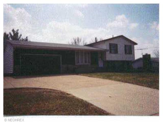 342 Moore Rd, Akron, OH 44319 photo 1