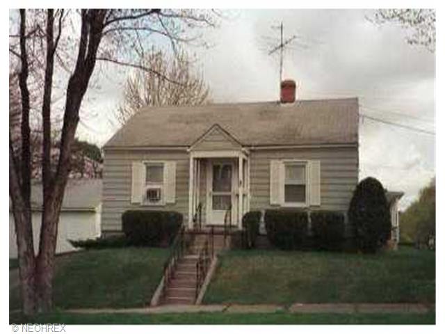 838 Kickapoo Ave, Akron, OH 44305 photo 1