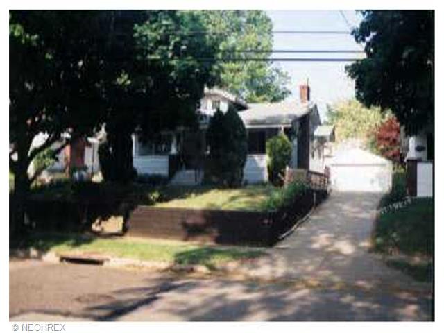 807 Kickapoo Ave, Akron, OH 44305 photo 1