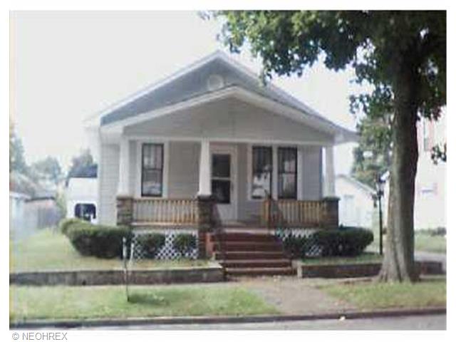 749 Vine St, Coshocton, OH 43812 photo 1