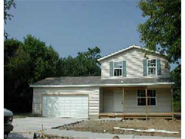 784 Weeks St, Akron, OH 44306 photo 1