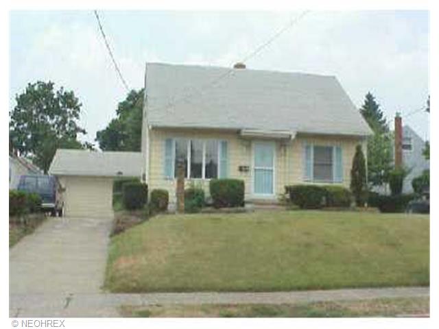557 Upton Ave, Akron, OH 44310 photo 1