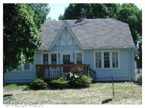 705 Crestview Ave, Akron, OH 44320 photo 1