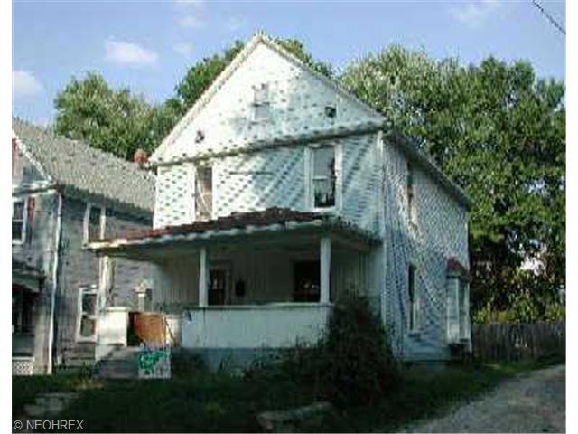 833 Sumner St, Akron, OH 44311 photo 1