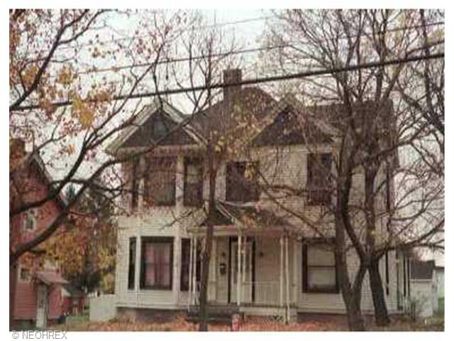 2129 E Midlothian Blvd E, Struthers, OH 44471 photo 1
