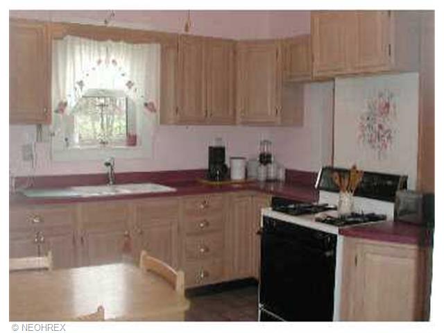 38 Mcclure St, Struthers, OH 44471 photo 1