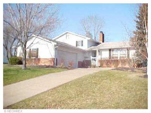 111 Chatham Dr, Aurora, OH 44202 photo 1