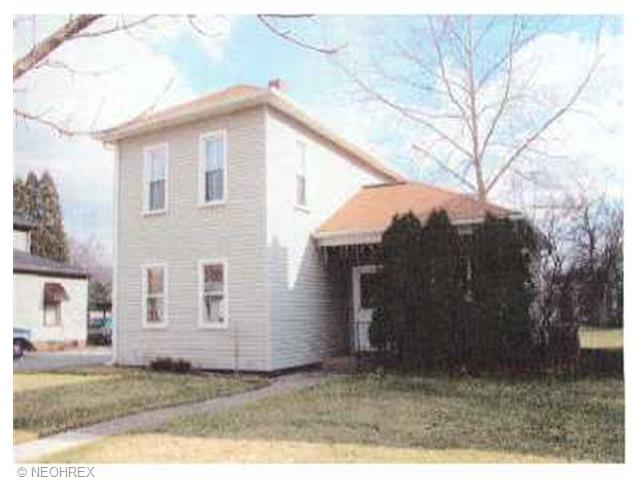 512 Front St E, Dover, OH 44622 photo 1