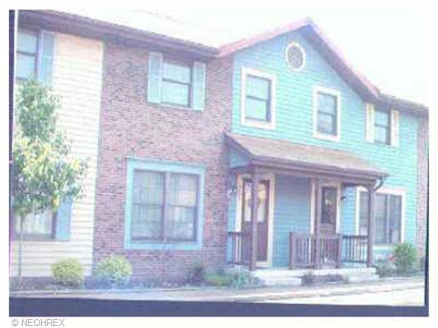 6066 Applecrest Ct, Youngstown, OH 44512 photo 1