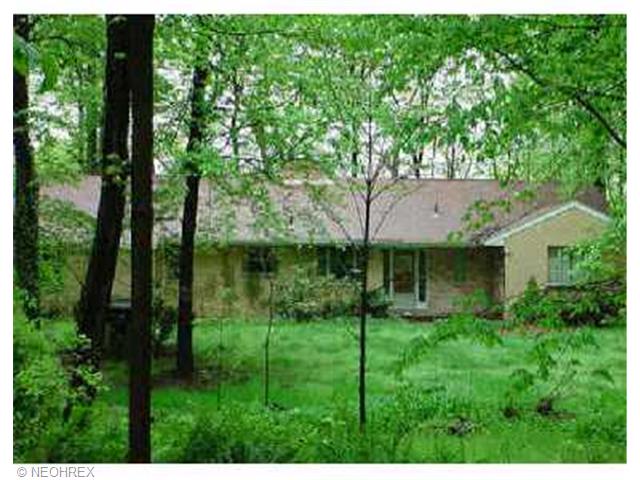 1418 Harmony Rd, Akron, OH 44333 photo 1